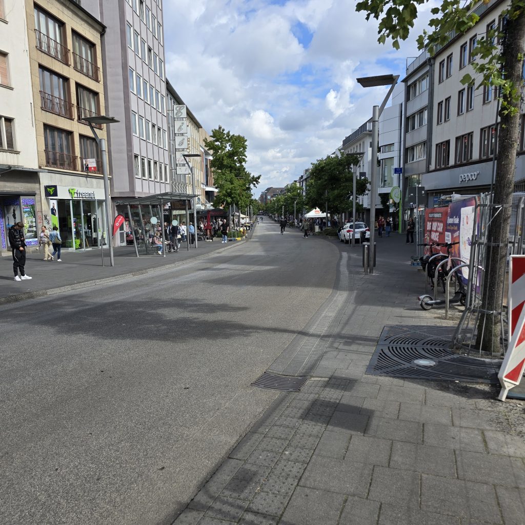 Hindenburgstraße in der Mönchengladbacher Innenstadt im September 2026